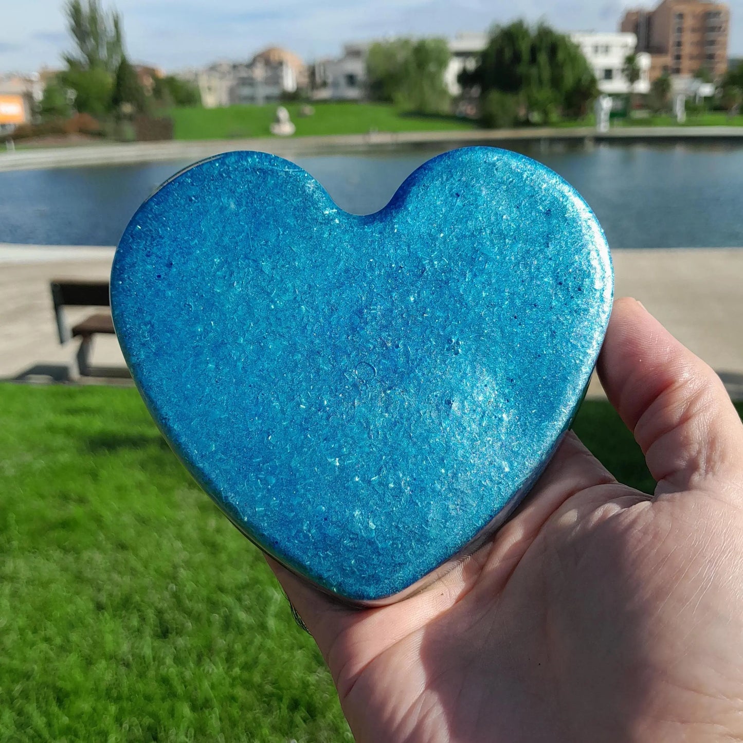 Corazón Orgonita Azul Cielo con Pigmentos de Mica- Protector 5G- Armonizador de Energía