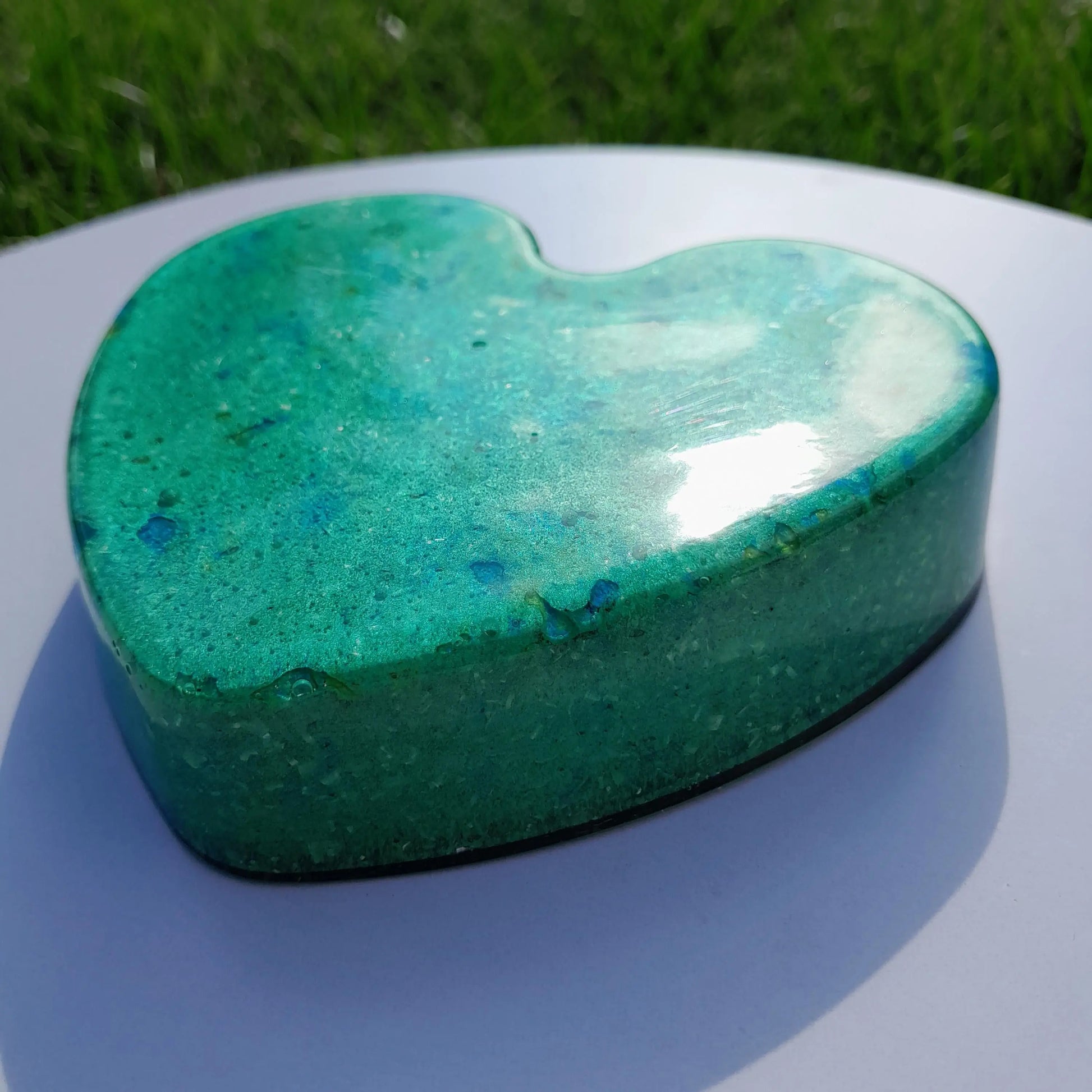 Corazón Orgonita Verde con Pigmentos de Mica- Protector 5G- Armonizador de Energía