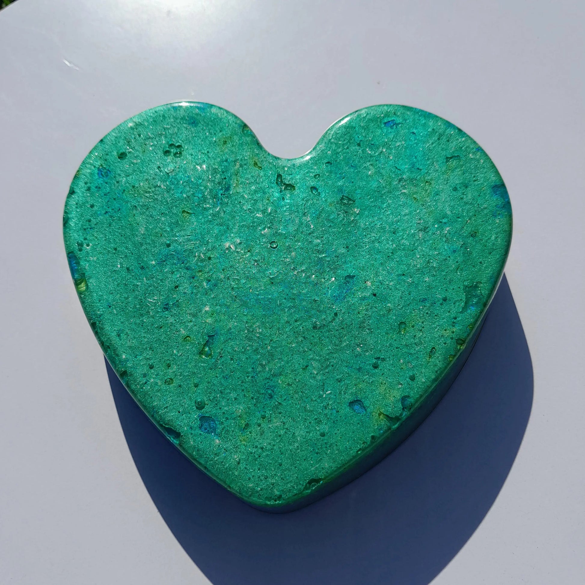 Corazón Orgonita Verde con Pigmentos de Mica- Protector 5G- Armonizador de Energía