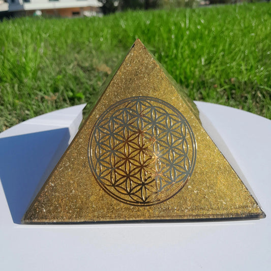 Pirámide Orgonita Flor de la Vida Dorada- 140mm de Base- Orgone Pyramid