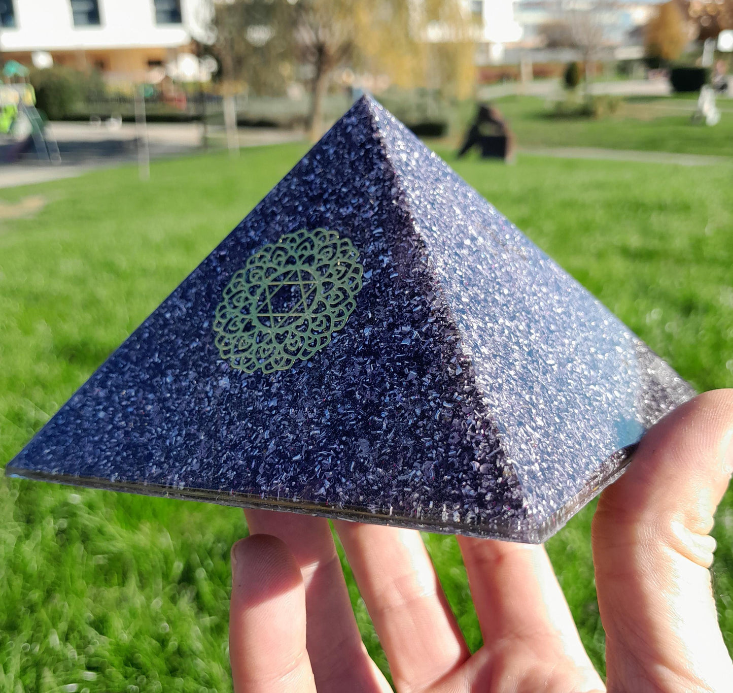 Pirámide Orgonita Estrella de 6 Puntas Violeta- 120mm de Base- Orgone Pyramid