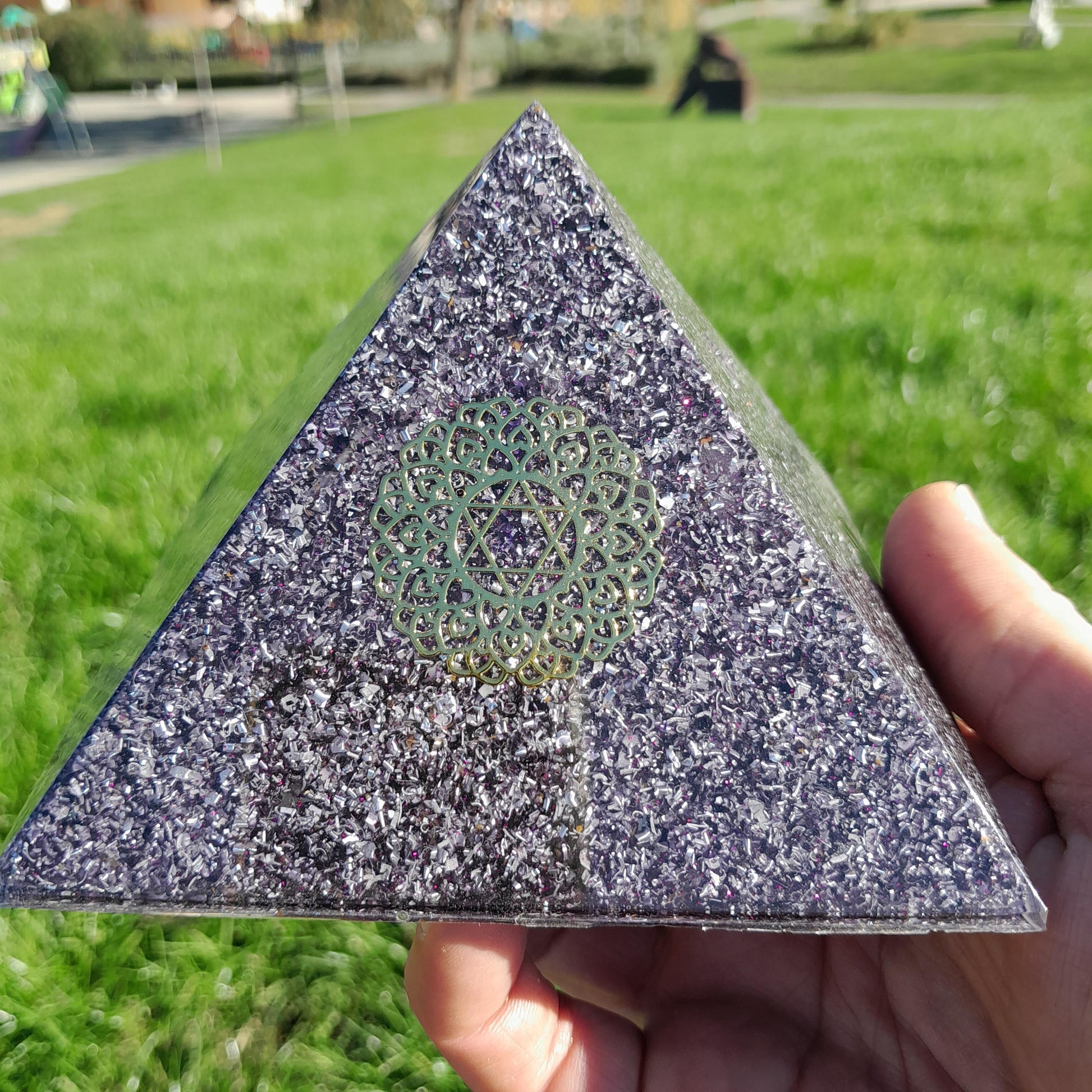 Pirámide Orgonita Estrella de 6 Puntas Violeta- 120mm de Base- Orgone Pyramid