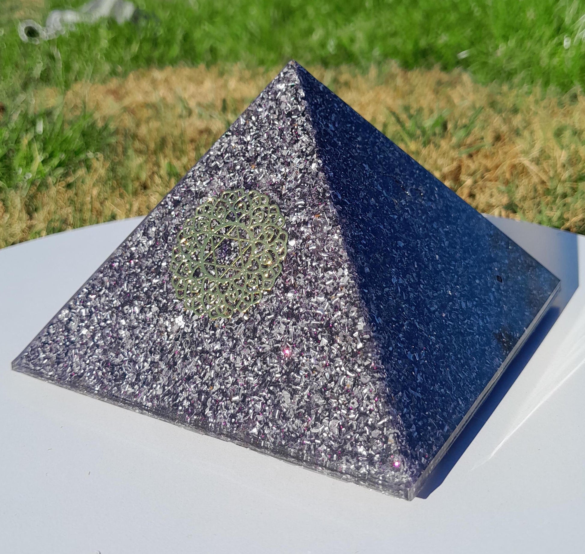 Pirámide Orgonita Estrella de 6 Puntas Violeta- 120mm de Base- Orgone Pyramid