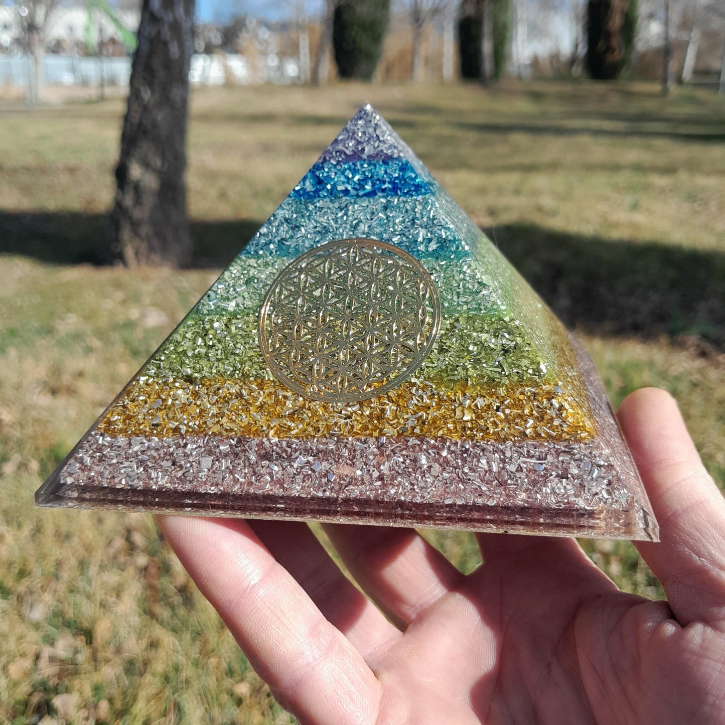 Pirámide Orgonita 7 Chakras Flor de la Vida- 120mm de Base- Orgone Pyramid