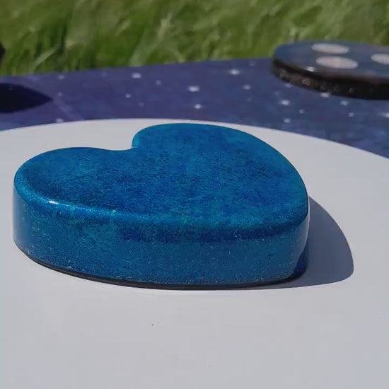 Corazón Orgonita Aguas Azules-  Pigmentos de Mica- Shunguita- Armonizador de Energía